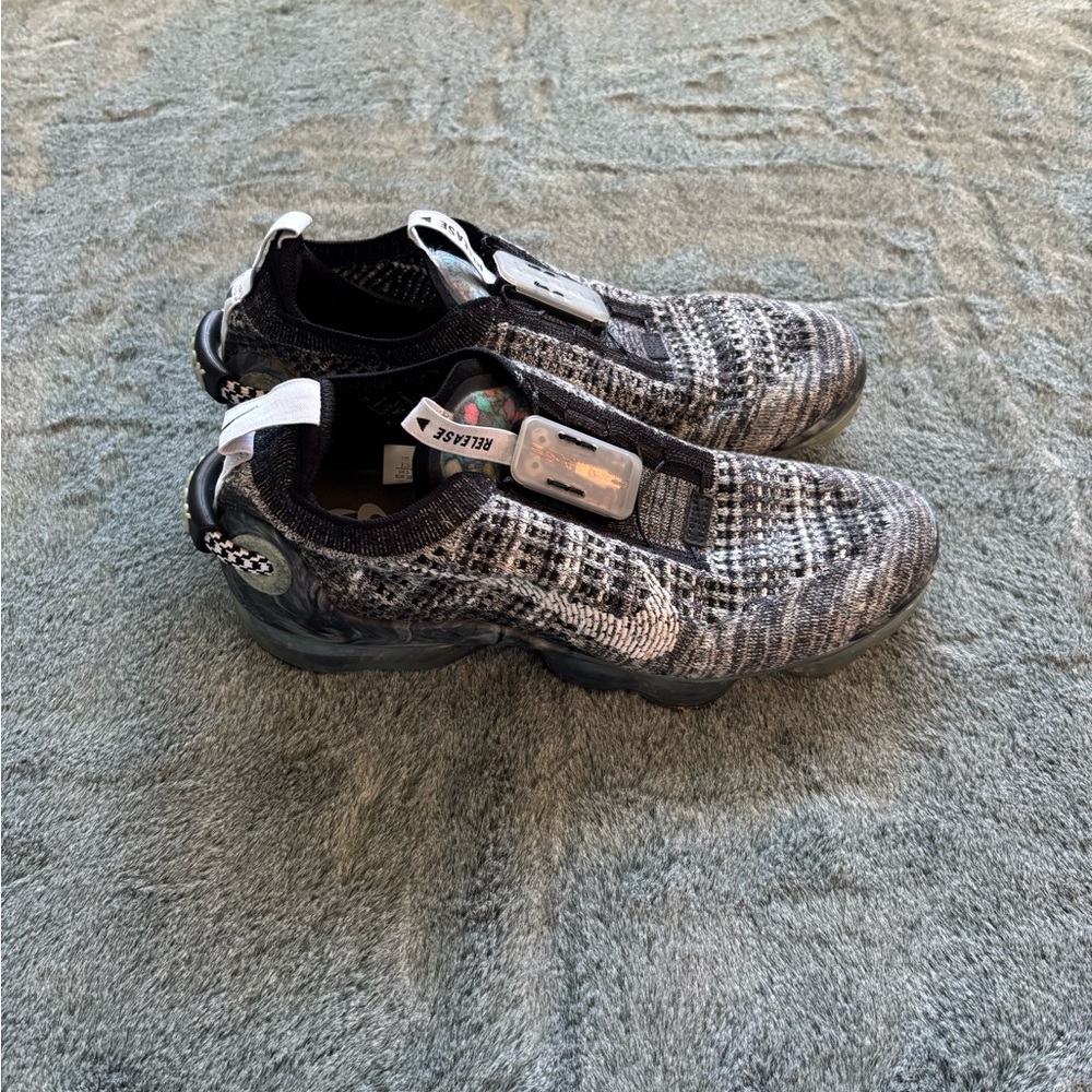 Nike Oreo VaporMax Flyknit Size 7.5